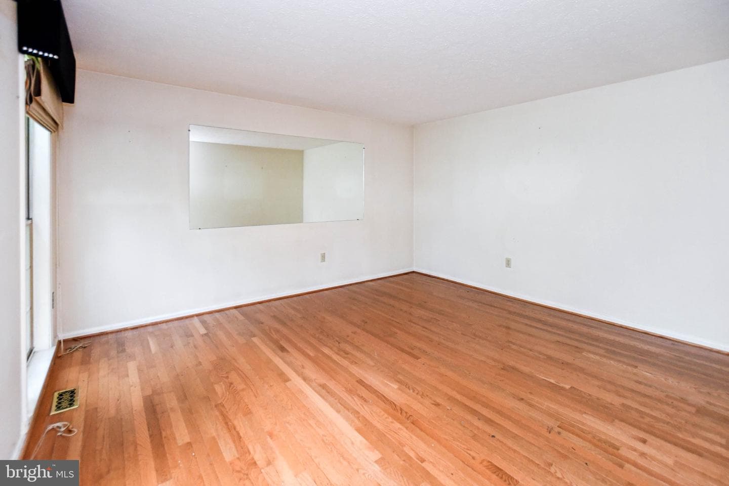 1111 Kings Heather Drive photo 17