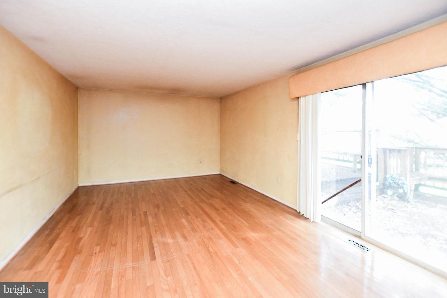 1111 Kings Heather Drive photo 21