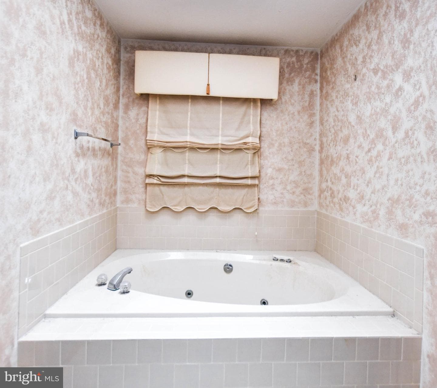 1111 Kings Heather Drive photo 40