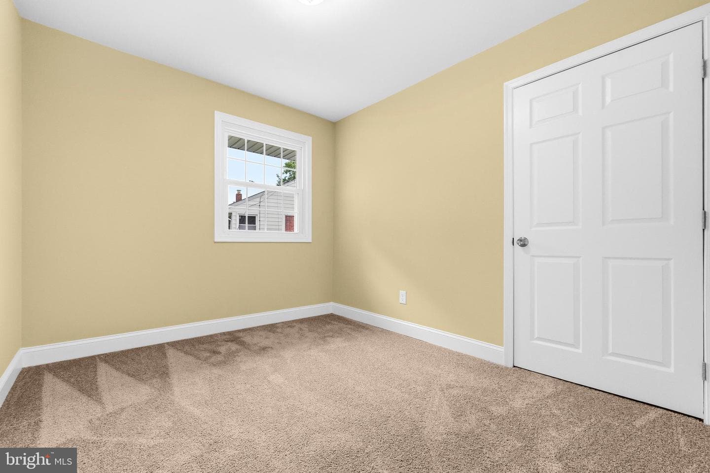 8300 Cathedral Avenue photo 15