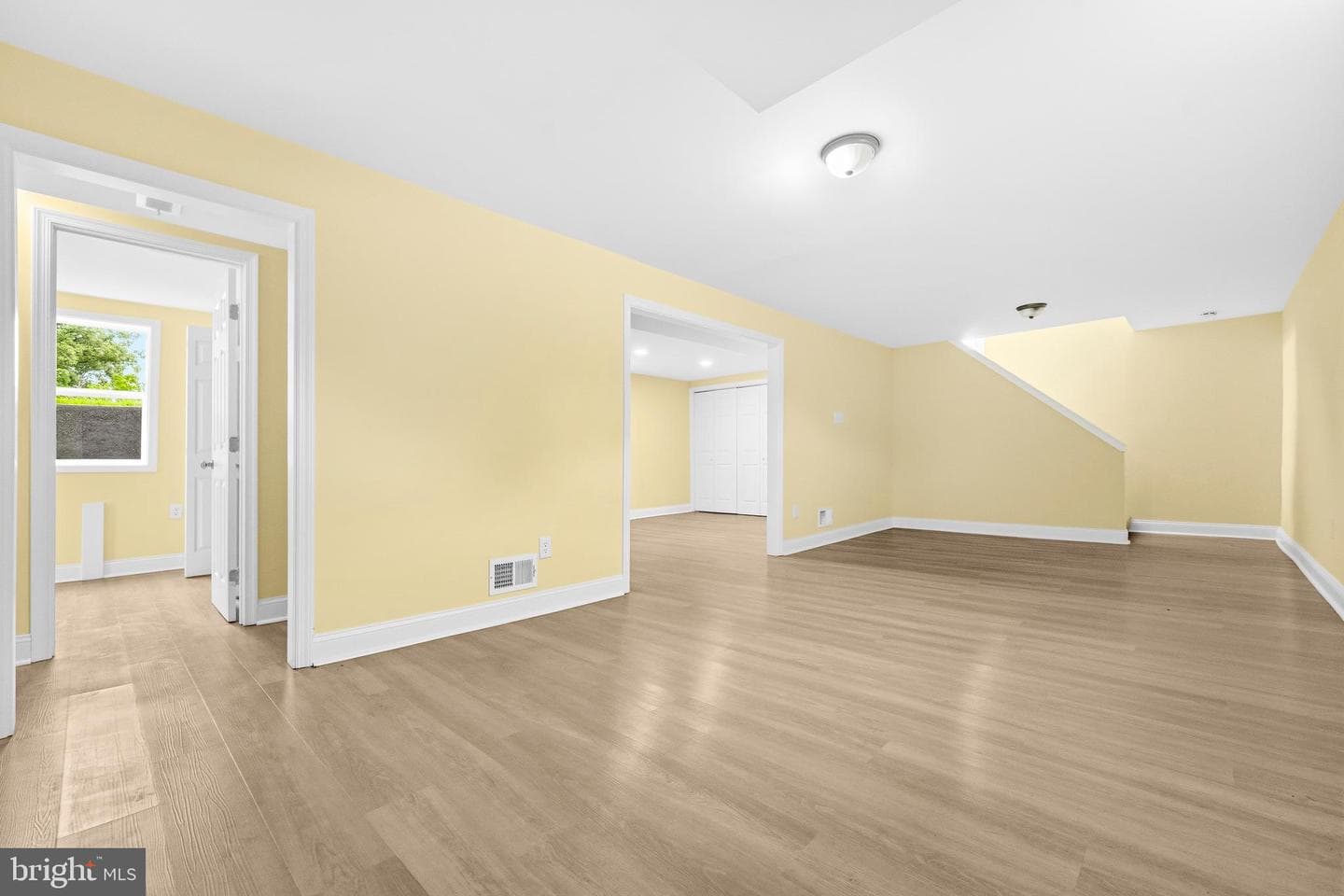 8300 Cathedral Avenue photo 25