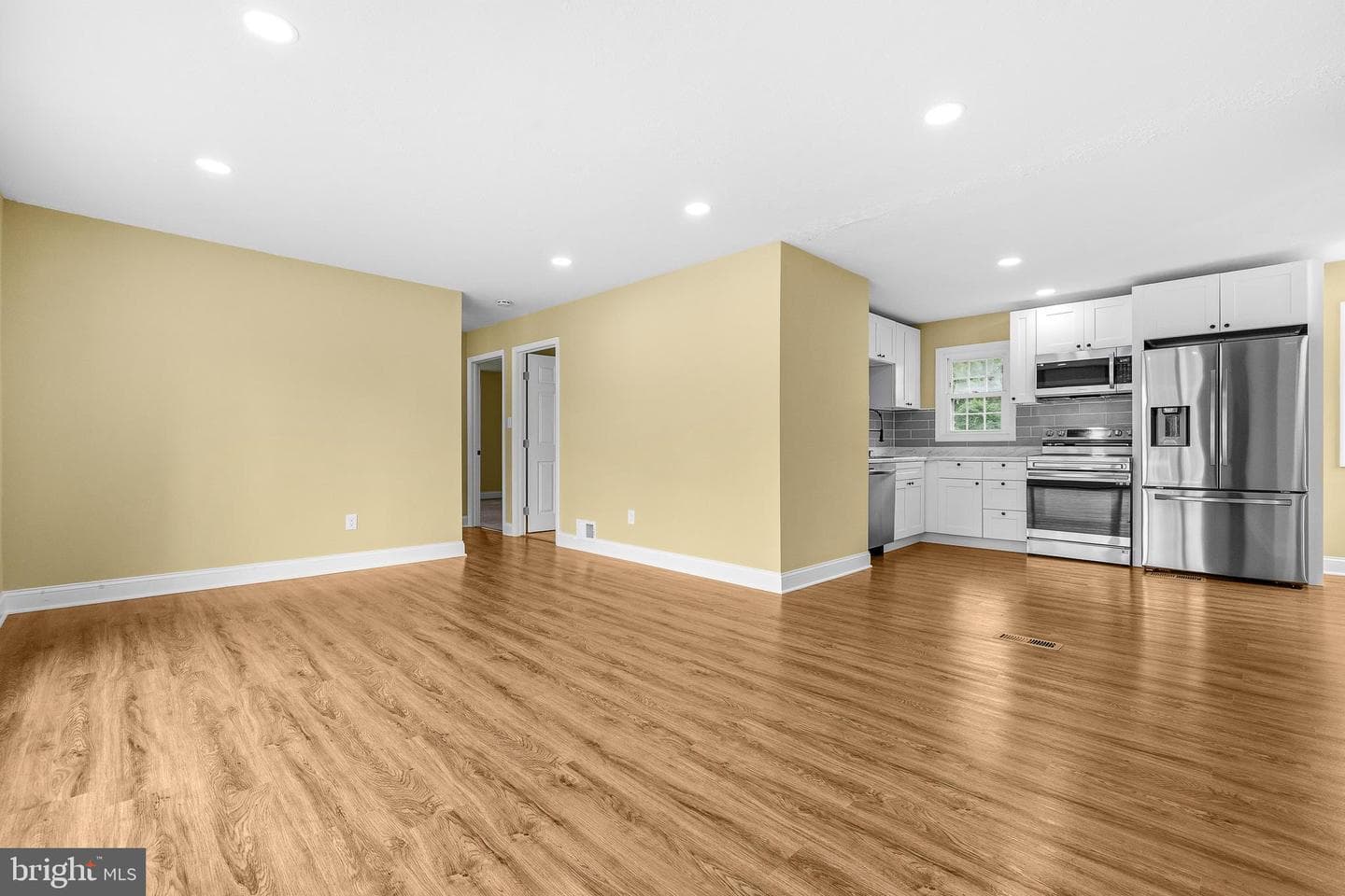 8300 Cathedral Avenue photo 5