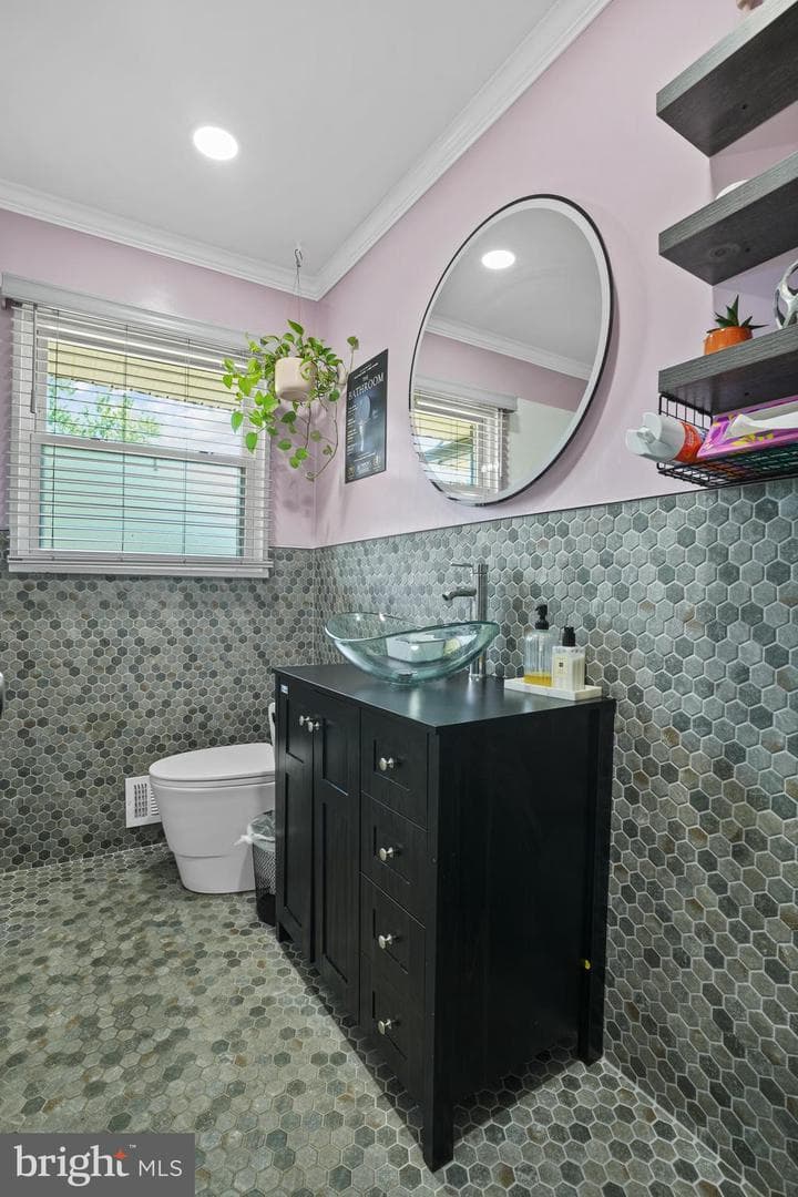 6911 Lansdale Street photo 8