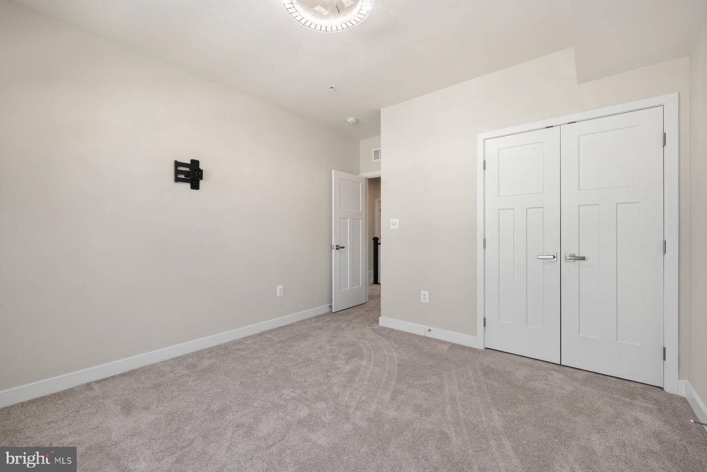 170 Lawndale Drive photo 18