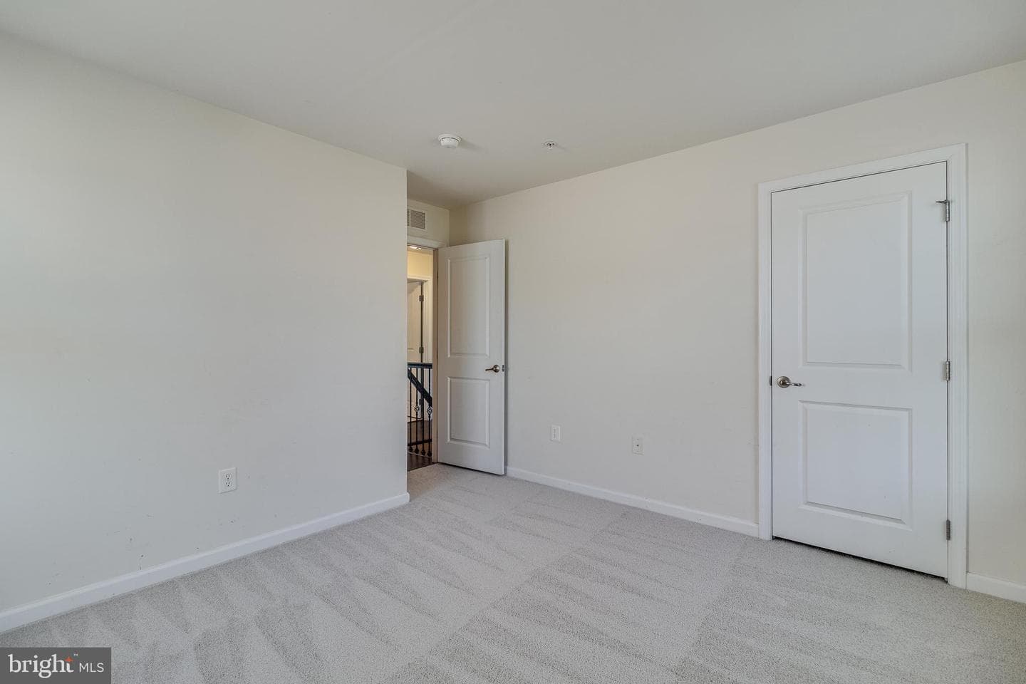 3002 Winterbourne Drive photo 11