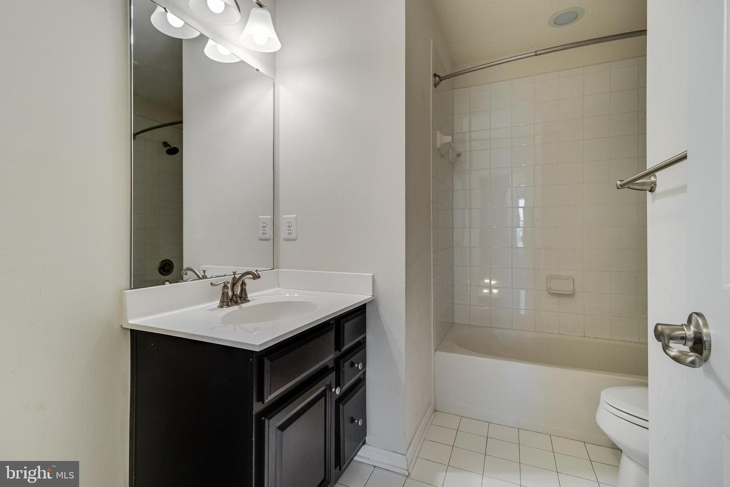 3002 Winterbourne Drive photo 13