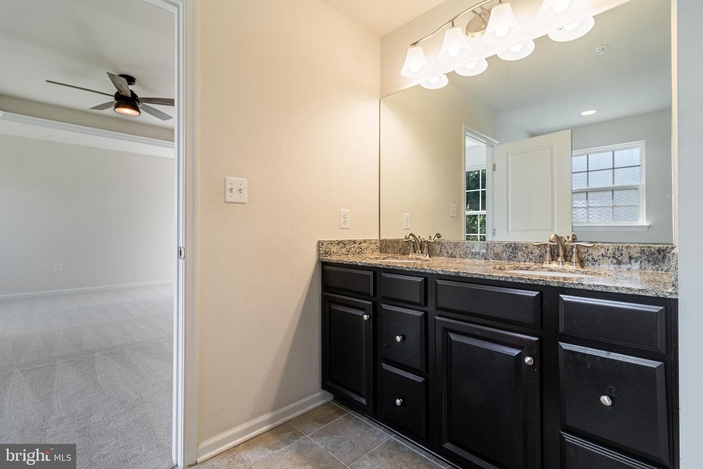 3002 Winterbourne Drive photo 24