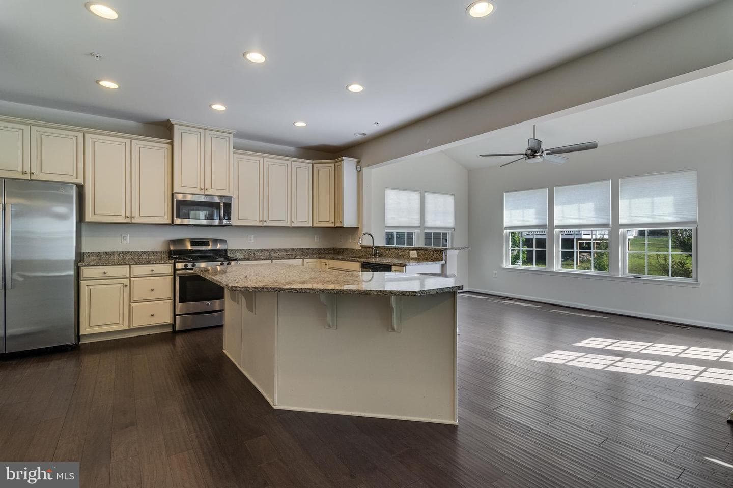 3002 Winterbourne Drive photo 4