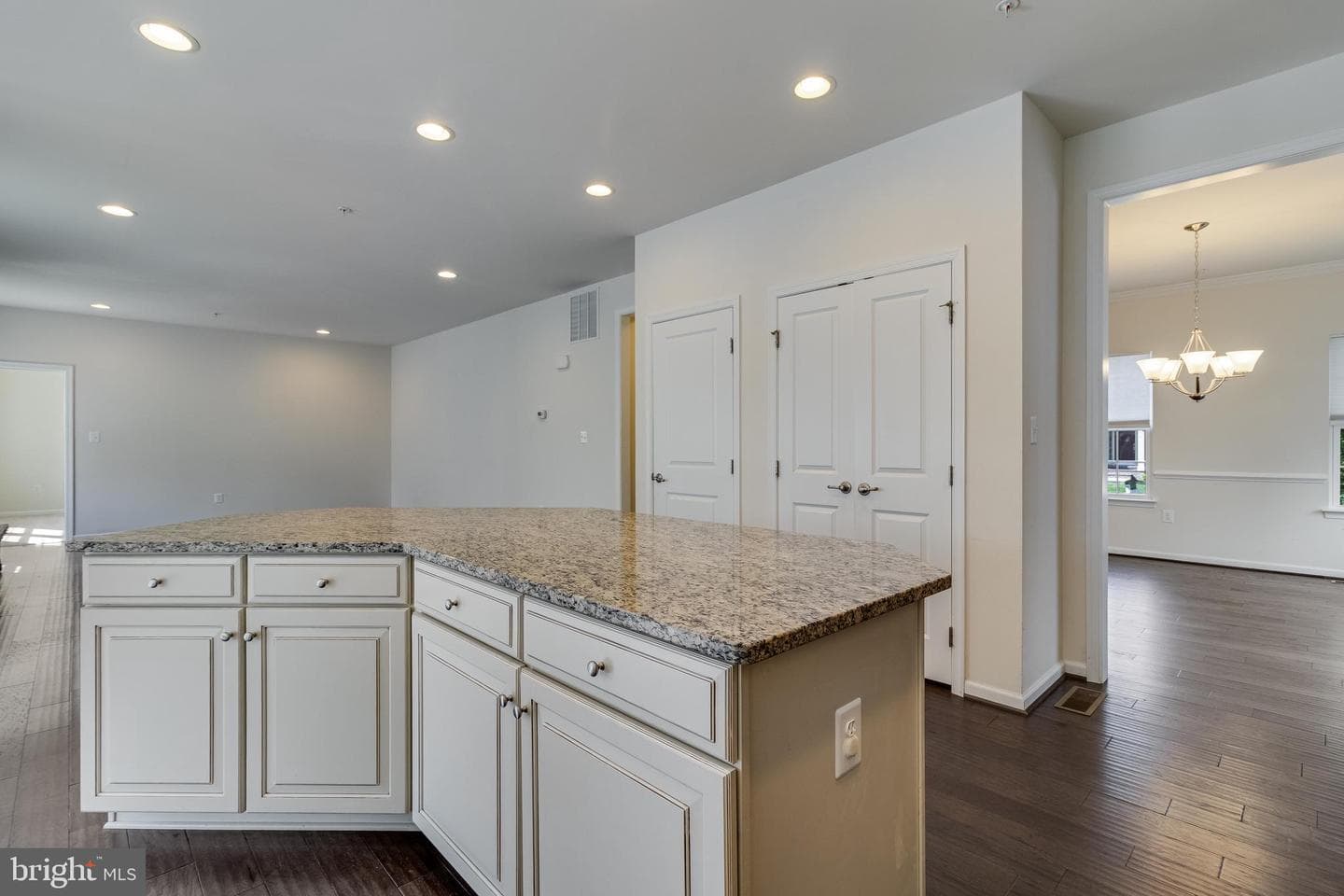 3002 Winterbourne Drive photo 45