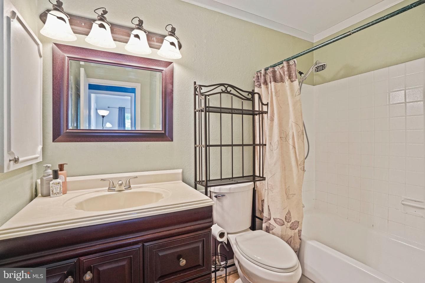2201 Harwood Ln photo 19