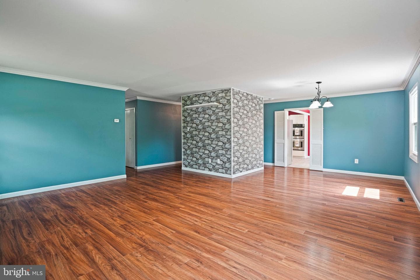 2201 Harwood Ln photo 5