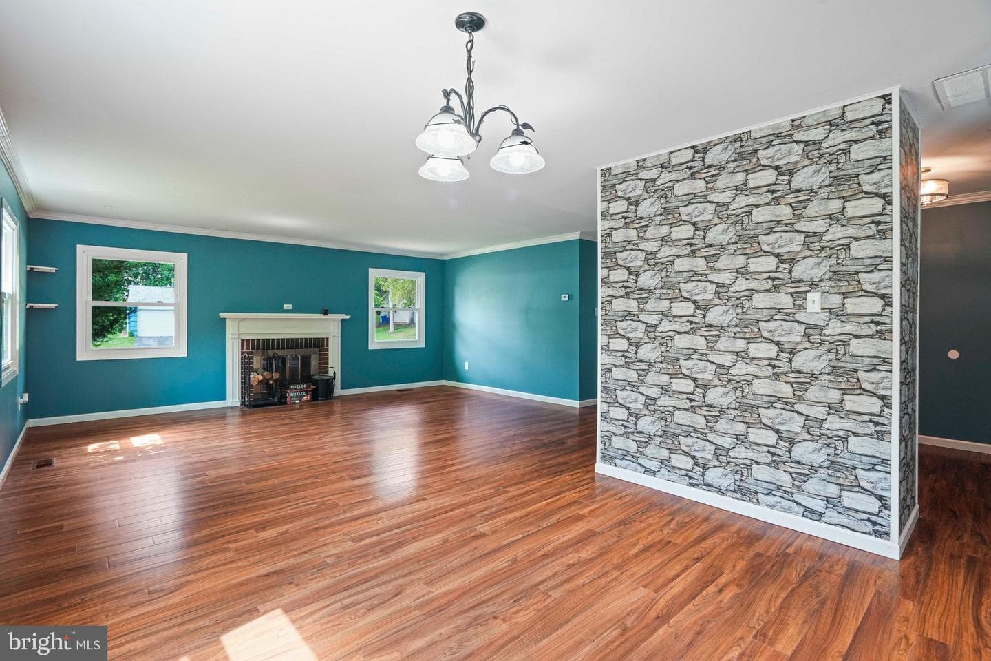 2201 Harwood Ln photo 6