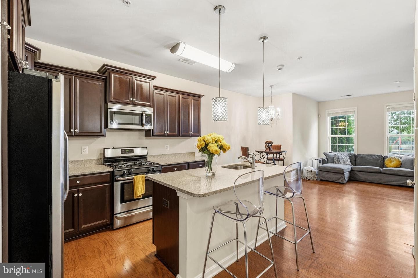 2643 Campus Way N photo 10