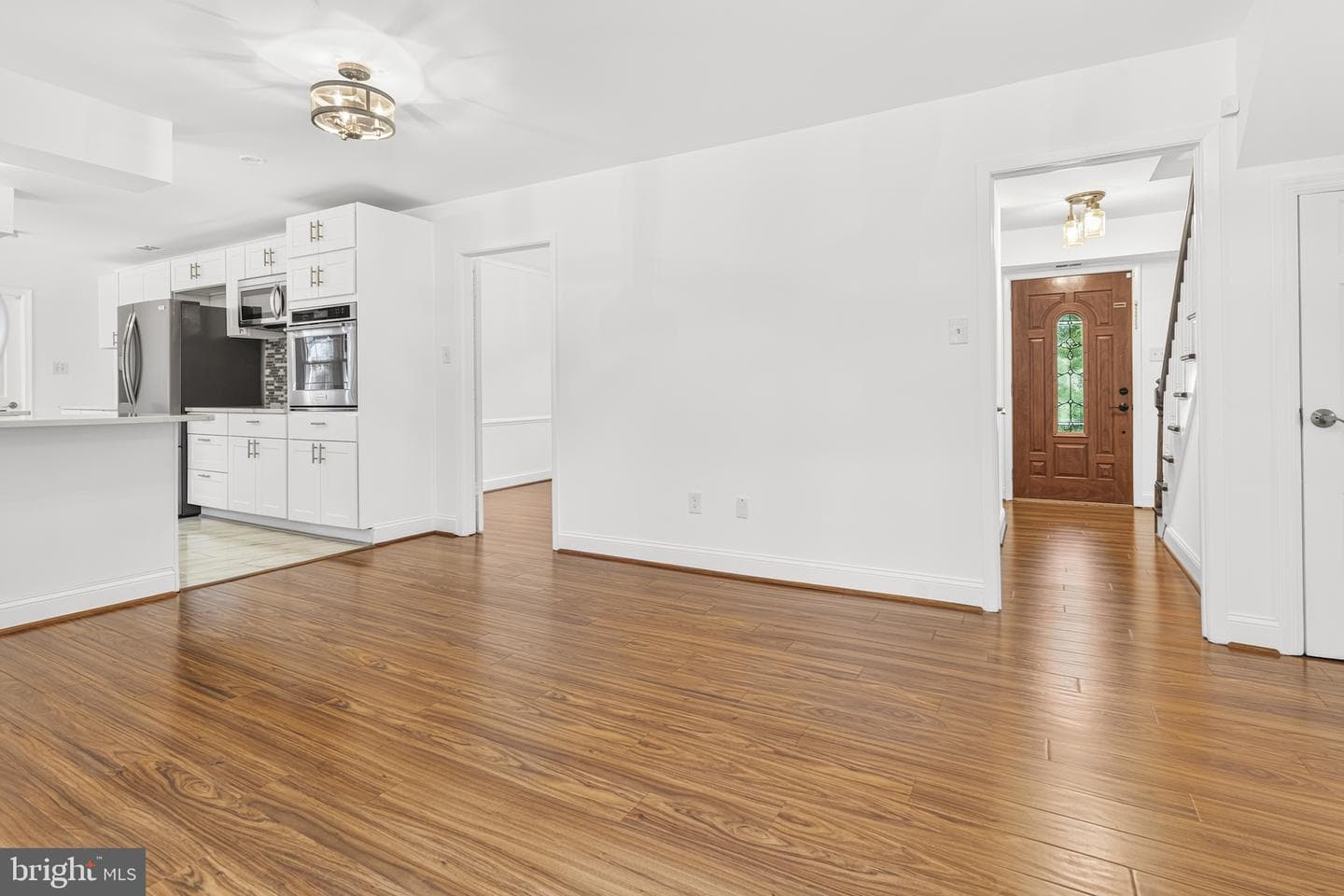 9005 Eastbourne Lane photo 11