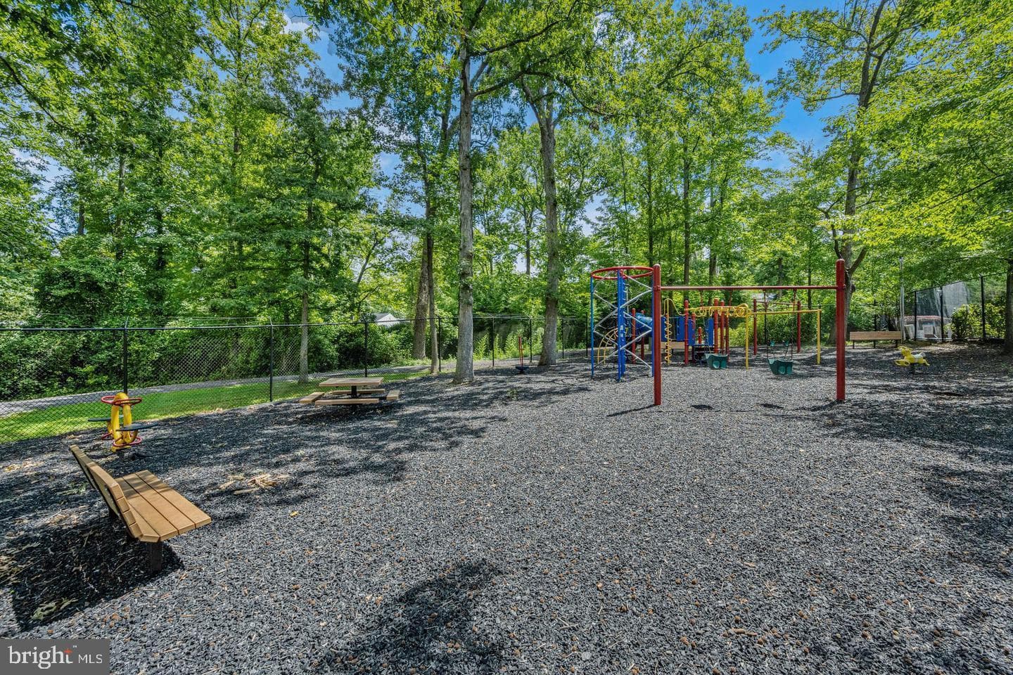 9005 Eastbourne Lane photo 41