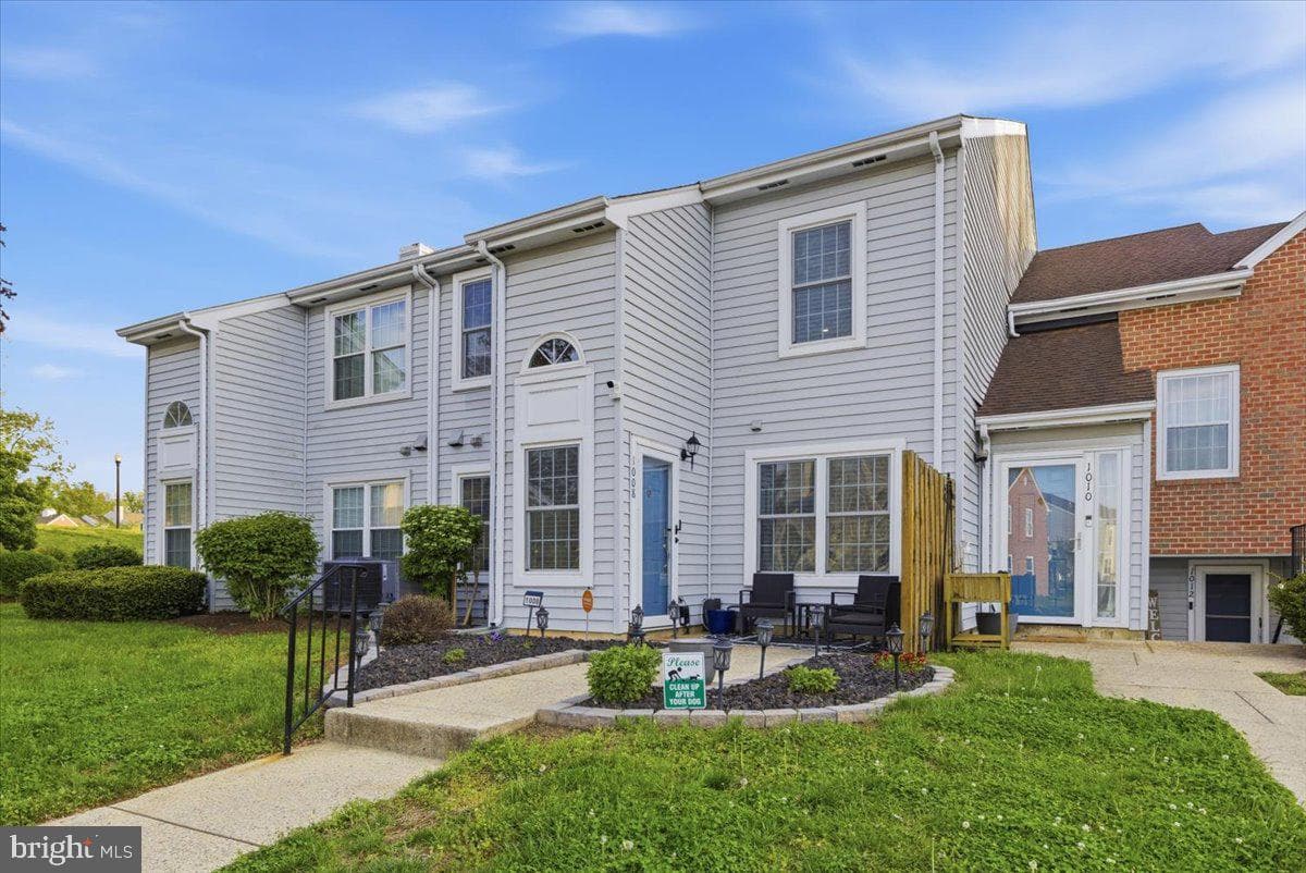 1008 Spring Valley Court photo 3