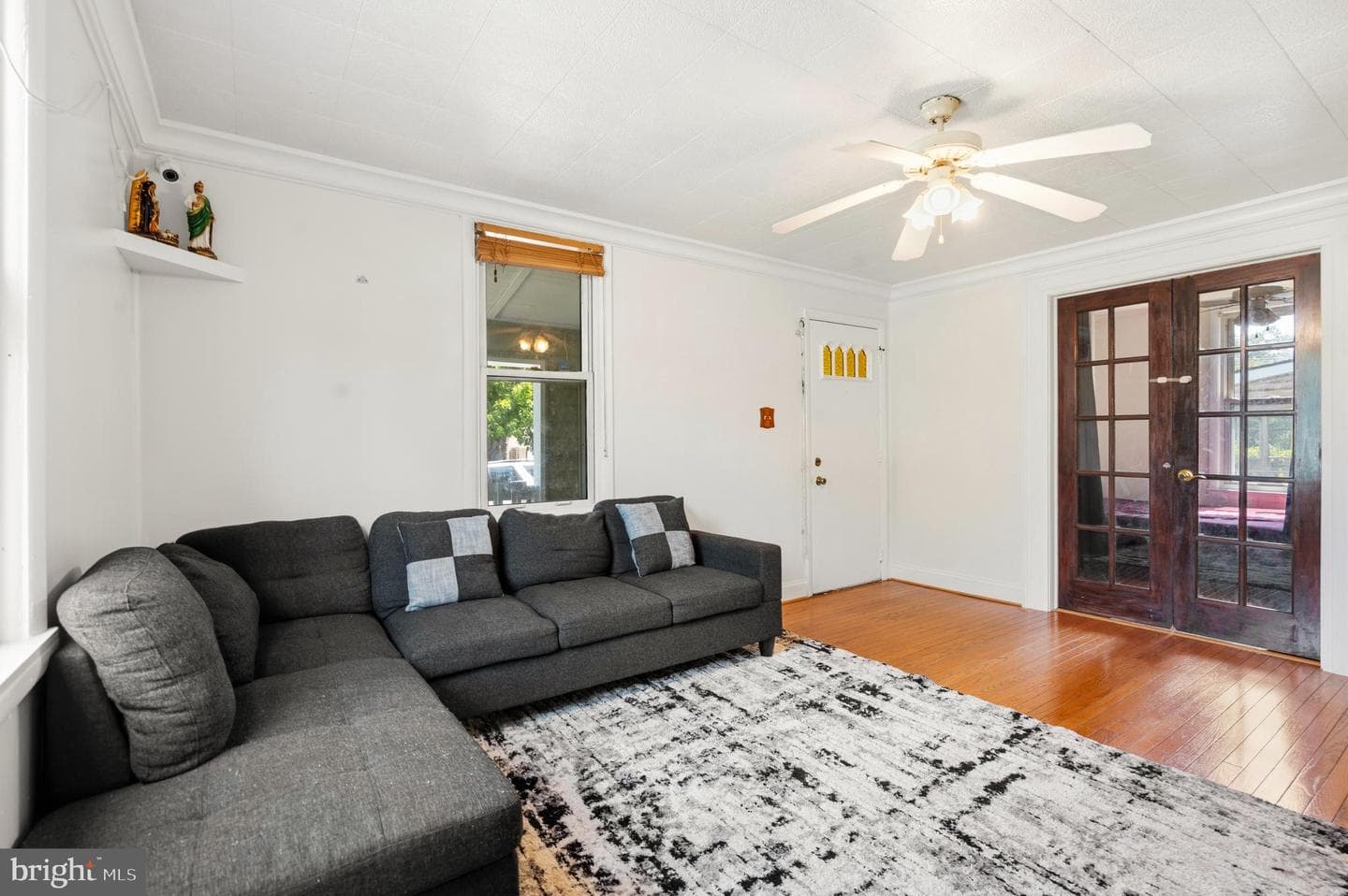 5113 Crittenden Street photo 9