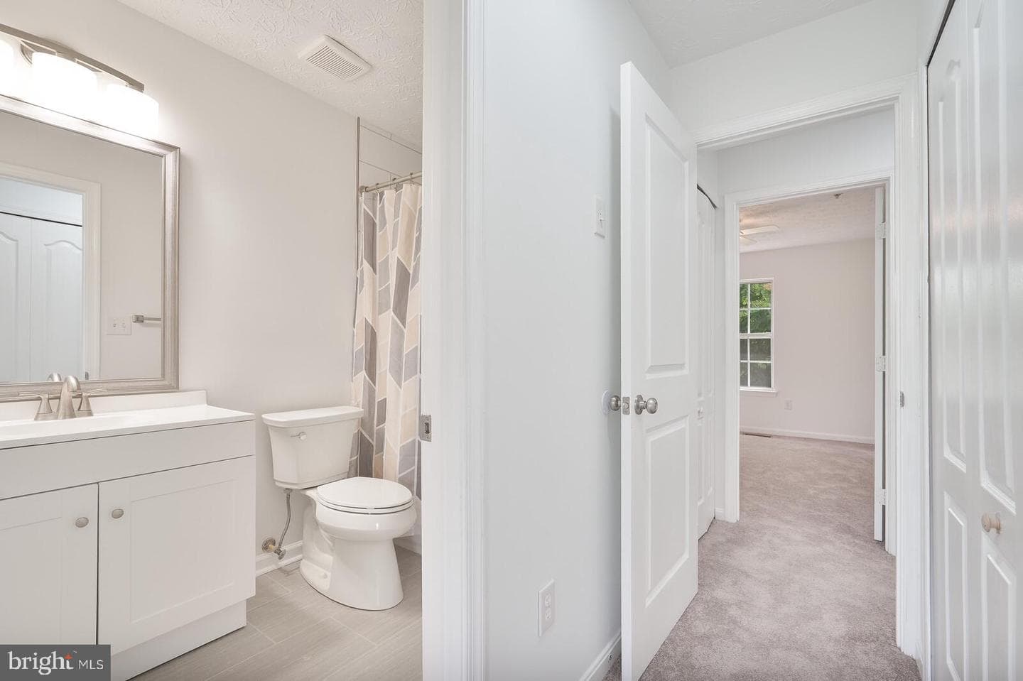 9909 Royal Commerce Place photo 17