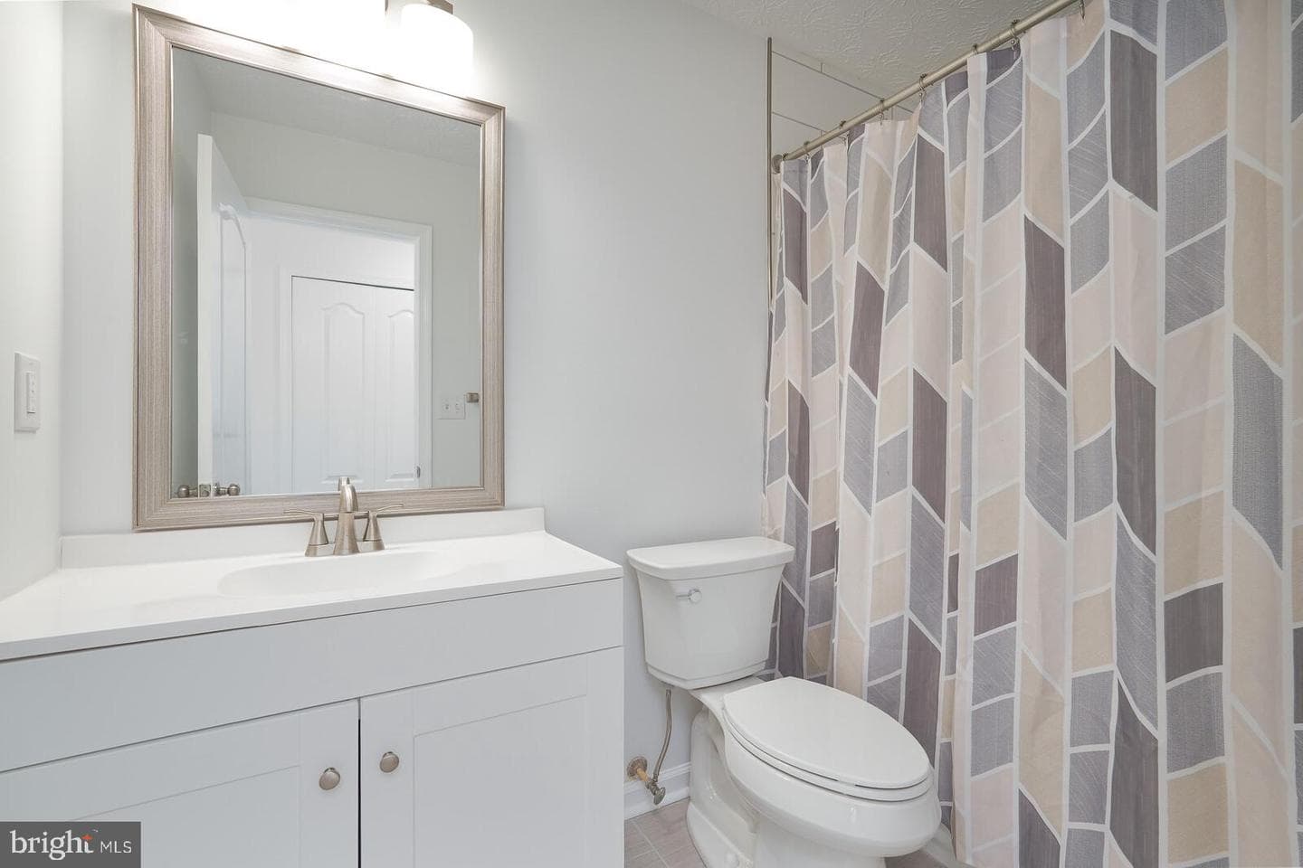 9909 Royal Commerce Place photo 18