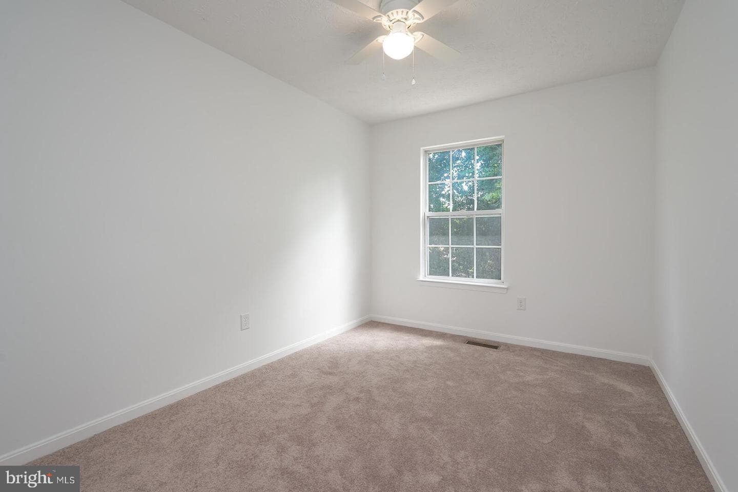 9909 Royal Commerce Place photo 19