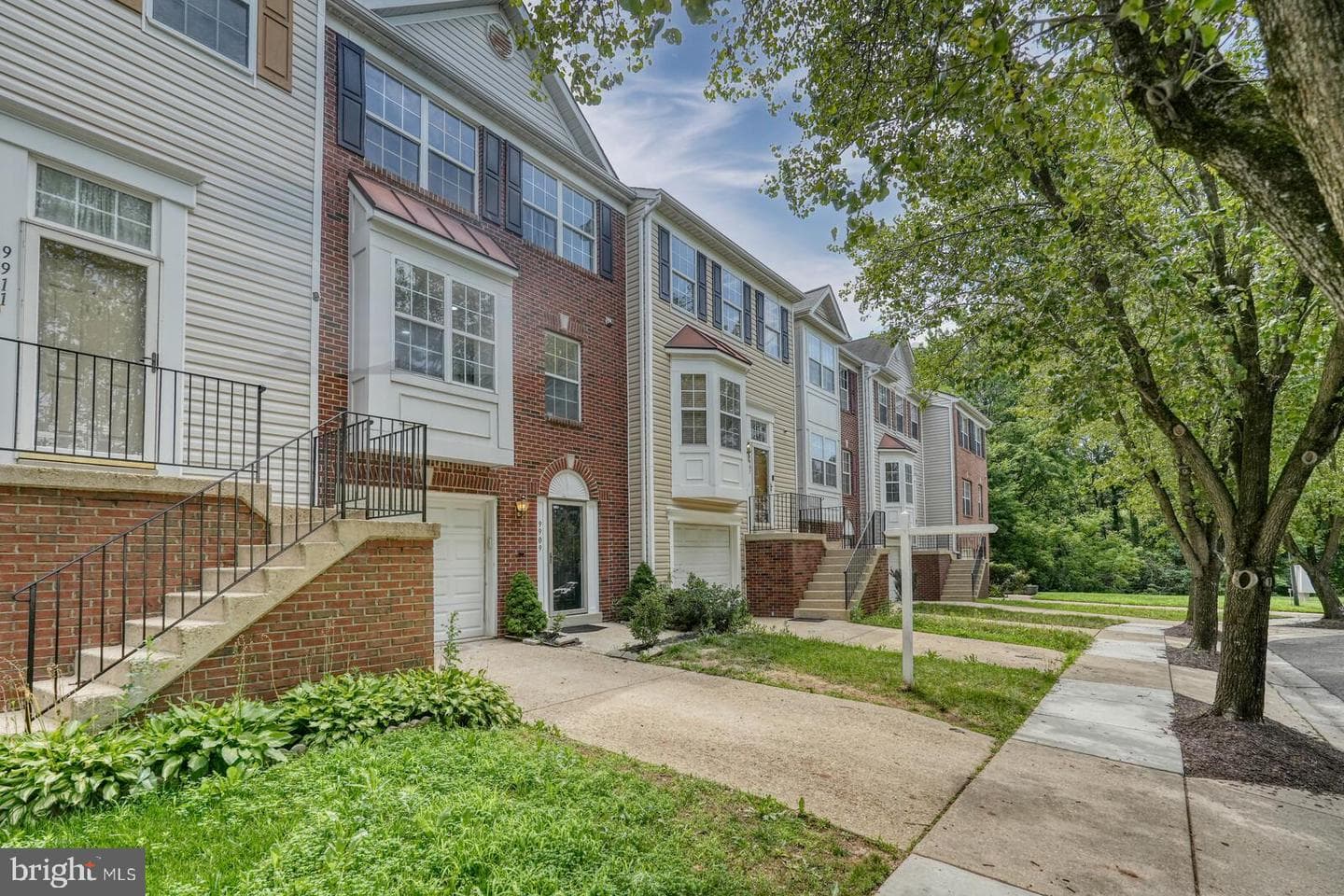 9909 Royal Commerce Place photo 3