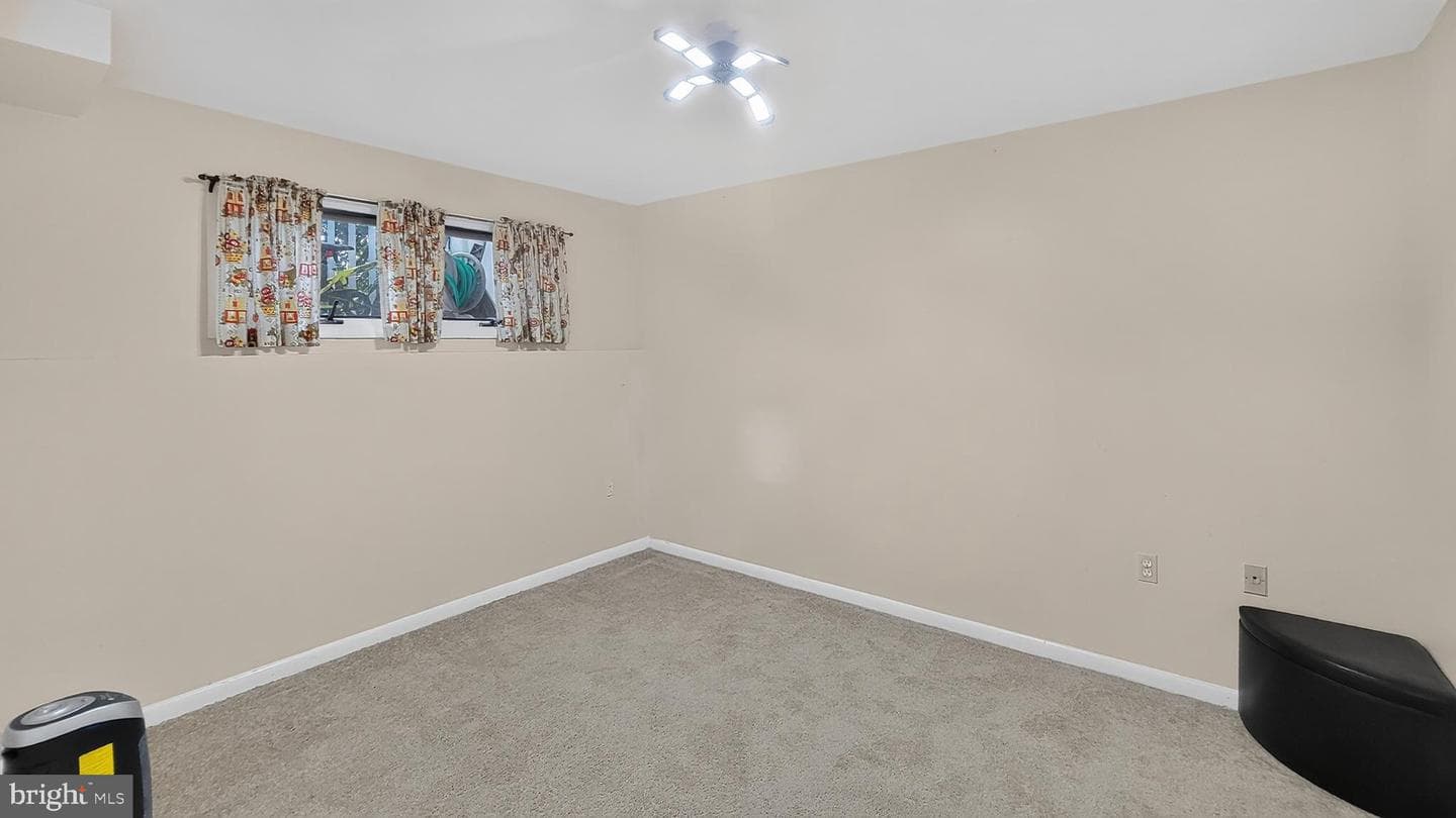 13100 N Point Lane photo 20