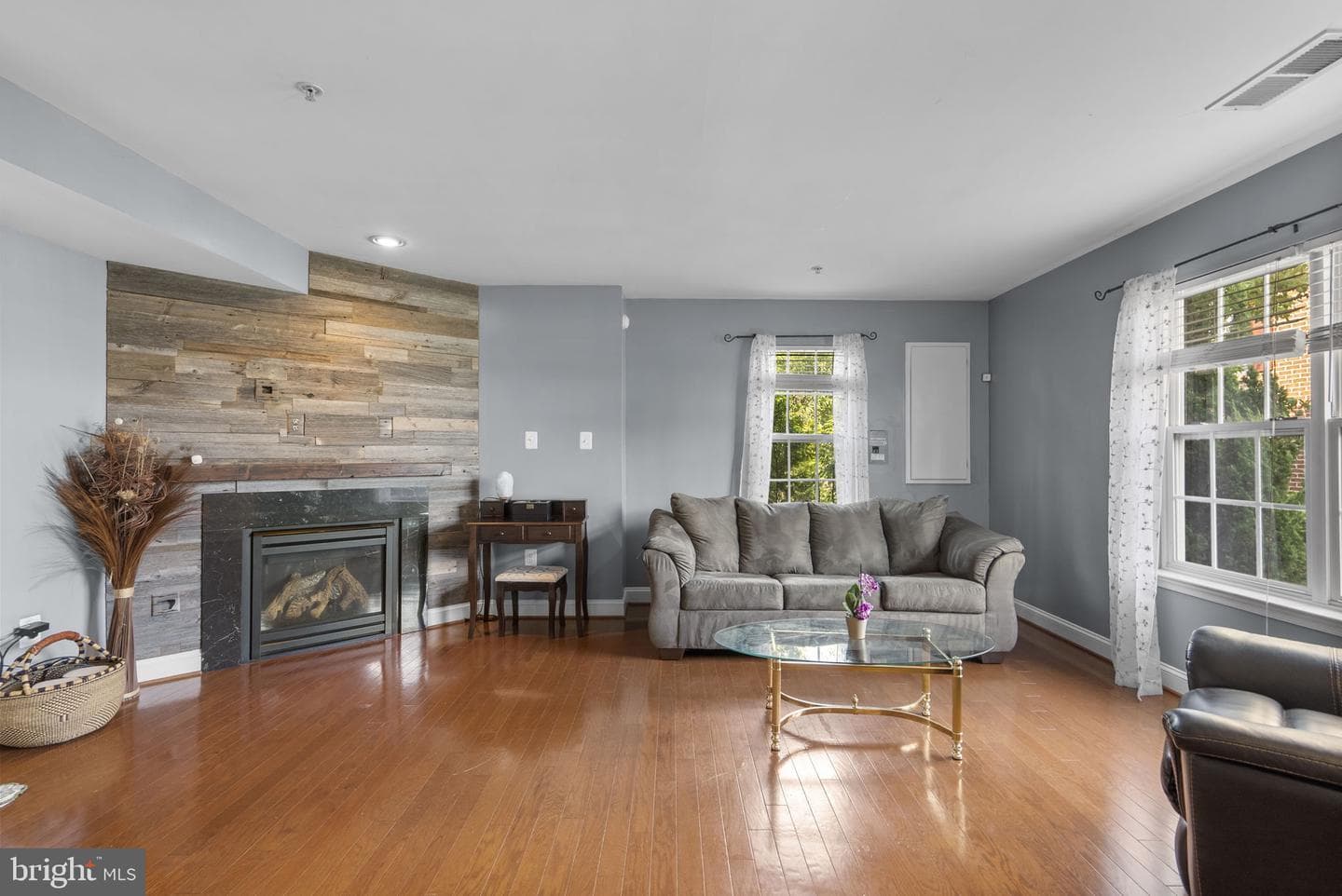 14810 Hardcastle Street photo 4