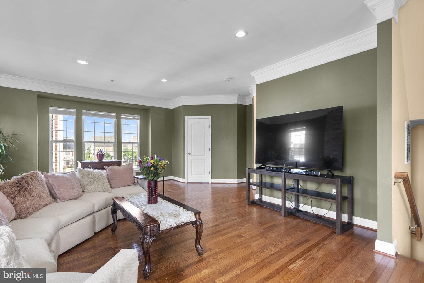 14810 Hardcastle Street photo 9