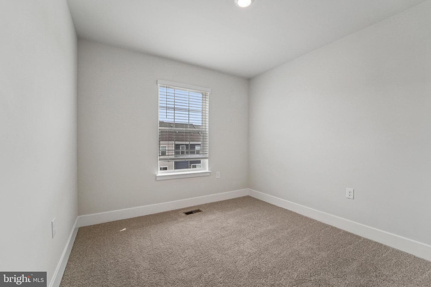5242 Woodyard Road photo 17