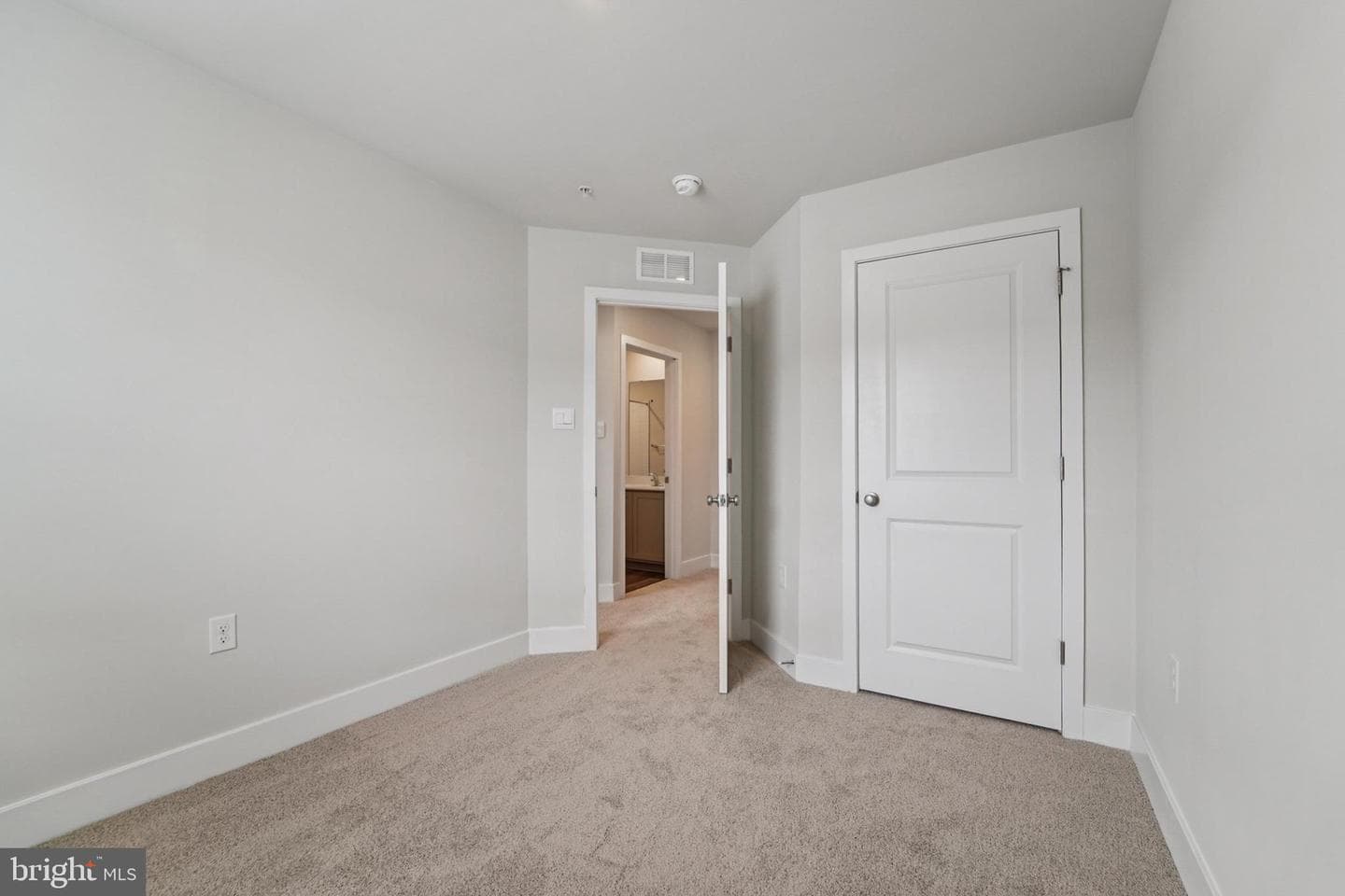 5242 Woodyard Road photo 20