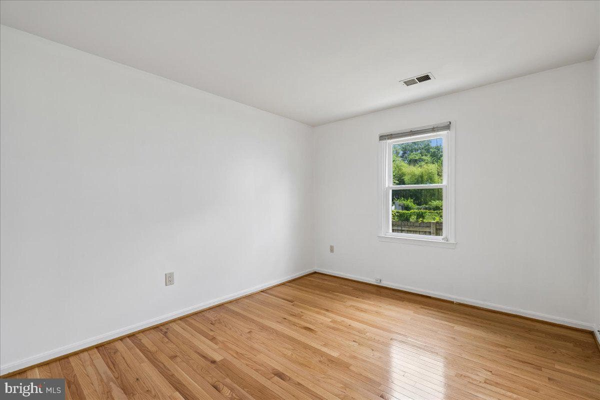 8517 Potomac Avenue photo 13