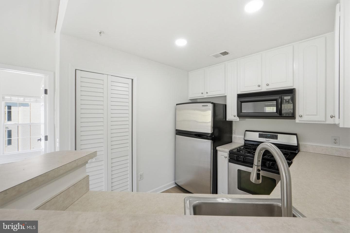 15620 Everglade Lane #401 photo 29