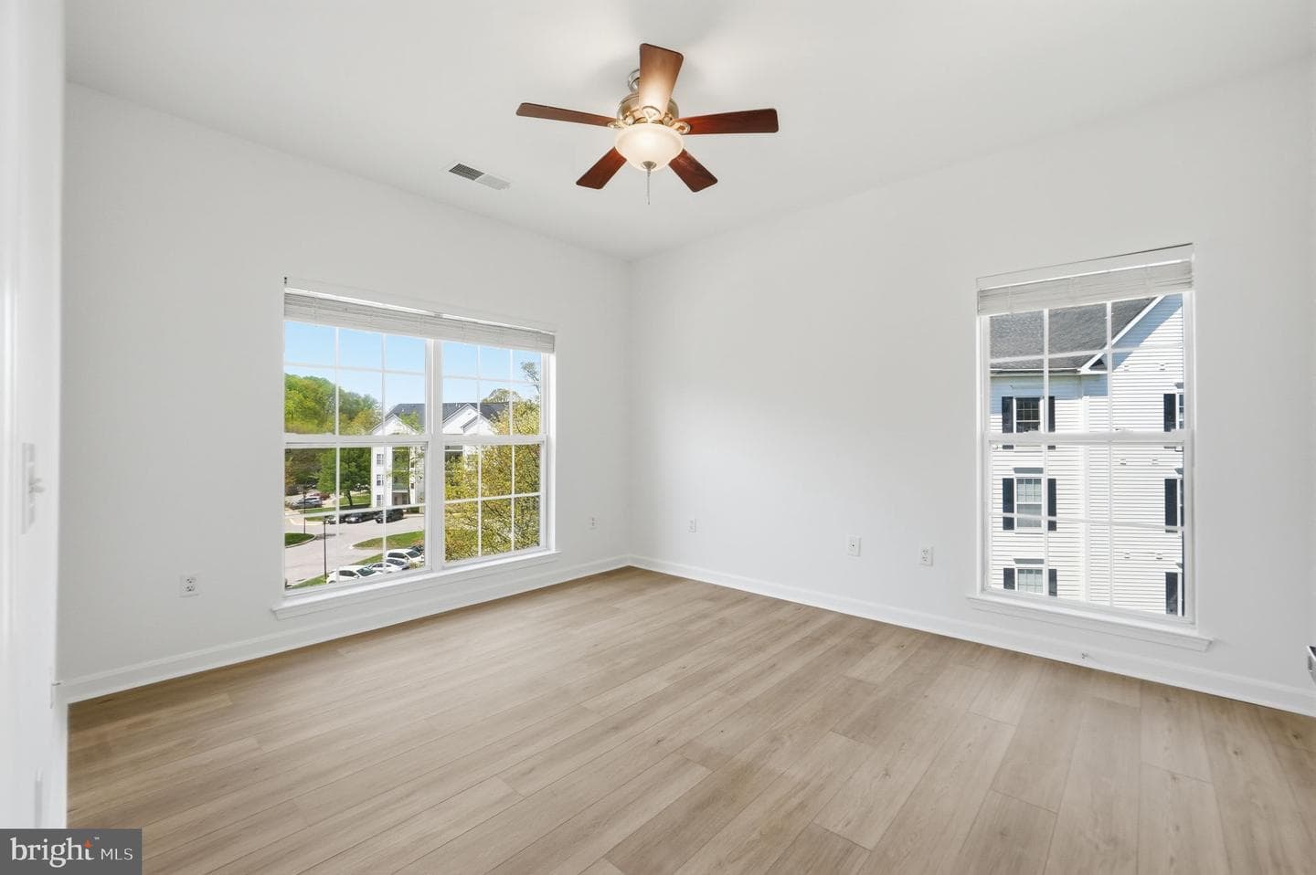 15620 Everglade Lane #401 photo 32