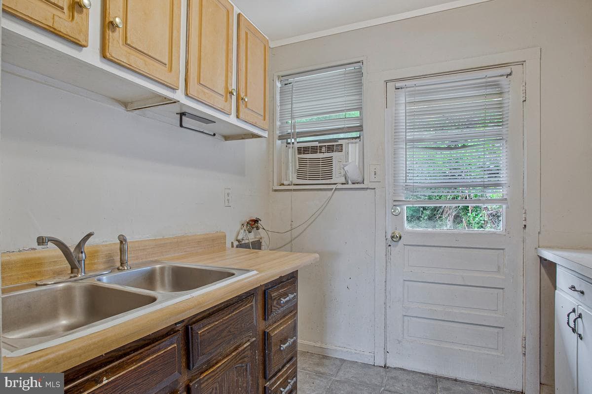 7728 Oxman Road photo 12