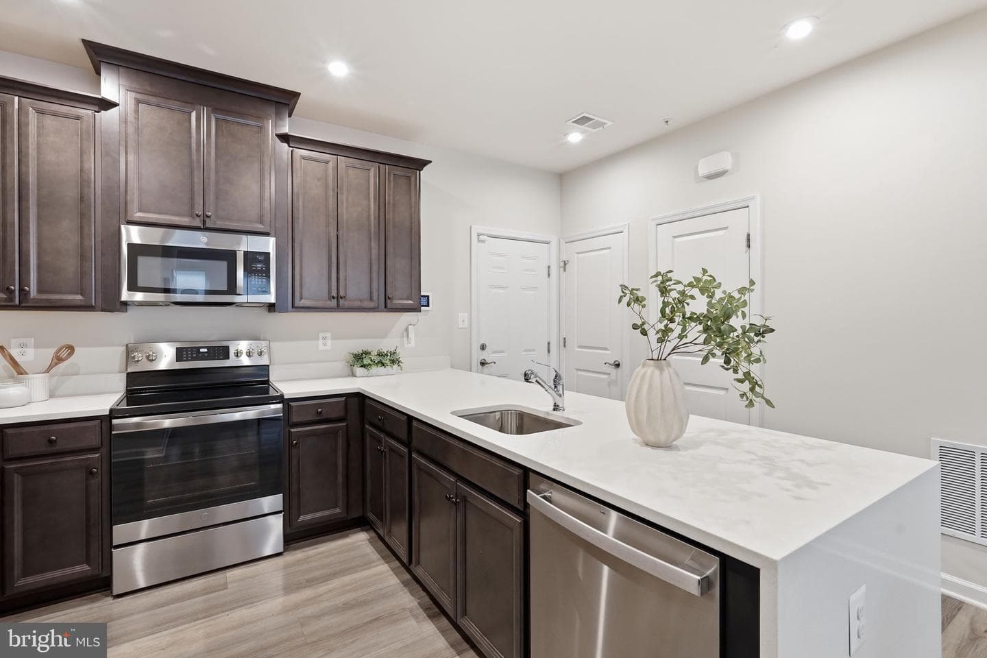 10501 John Glenn Street photo 10