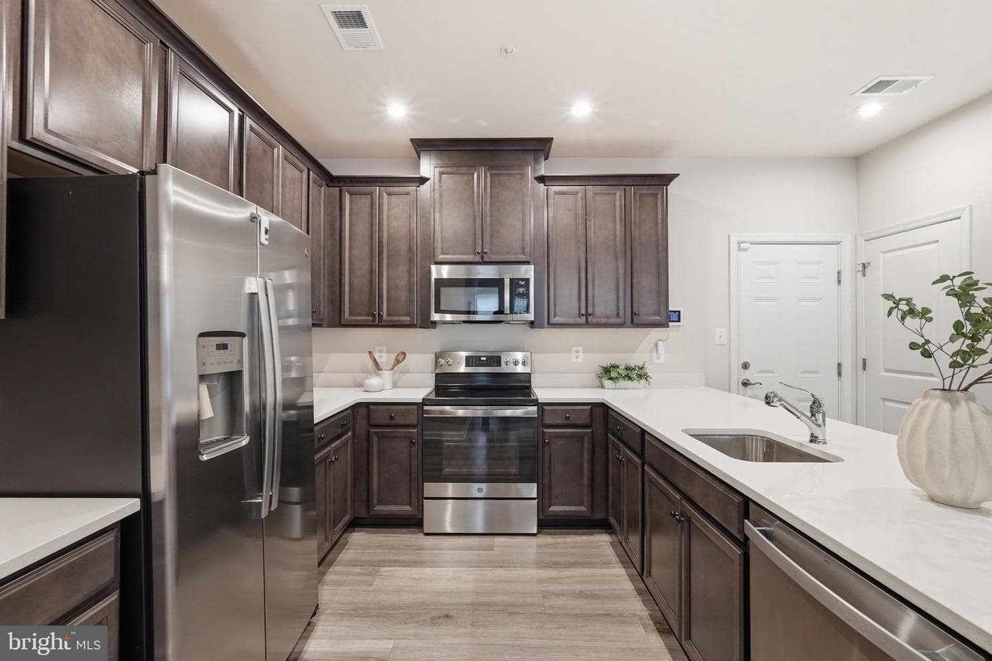 10501 John Glenn Street photo 11