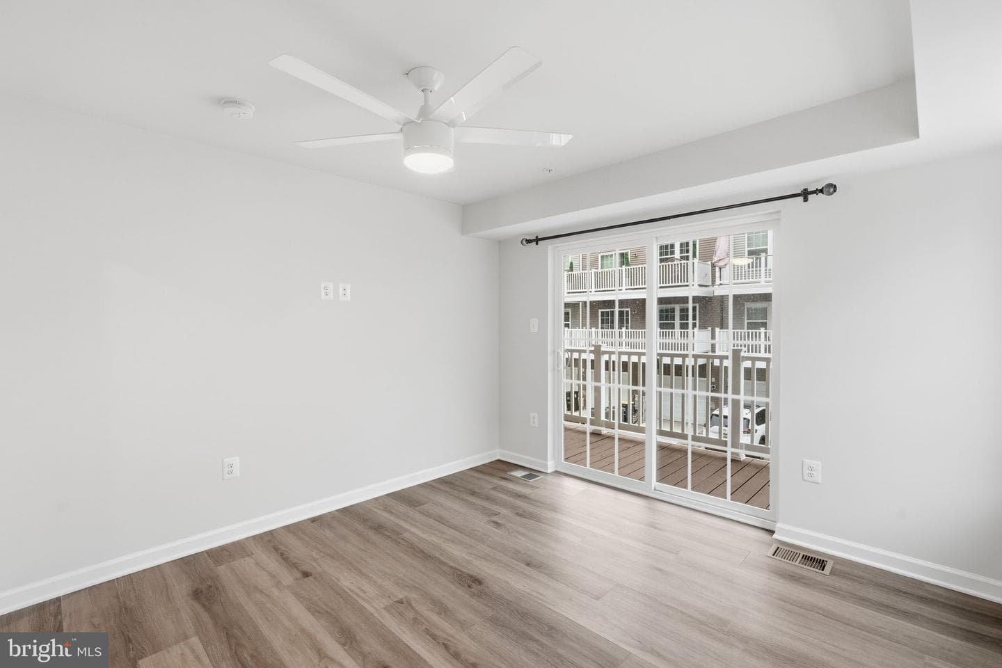 10501 John Glenn Street photo 22