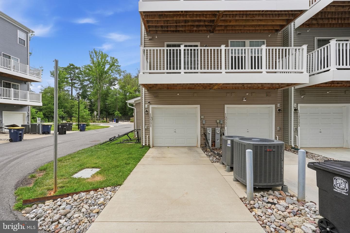 10501 John Glenn Street photo 35
