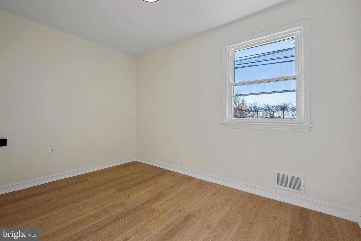 5438 Odell Road photo 22