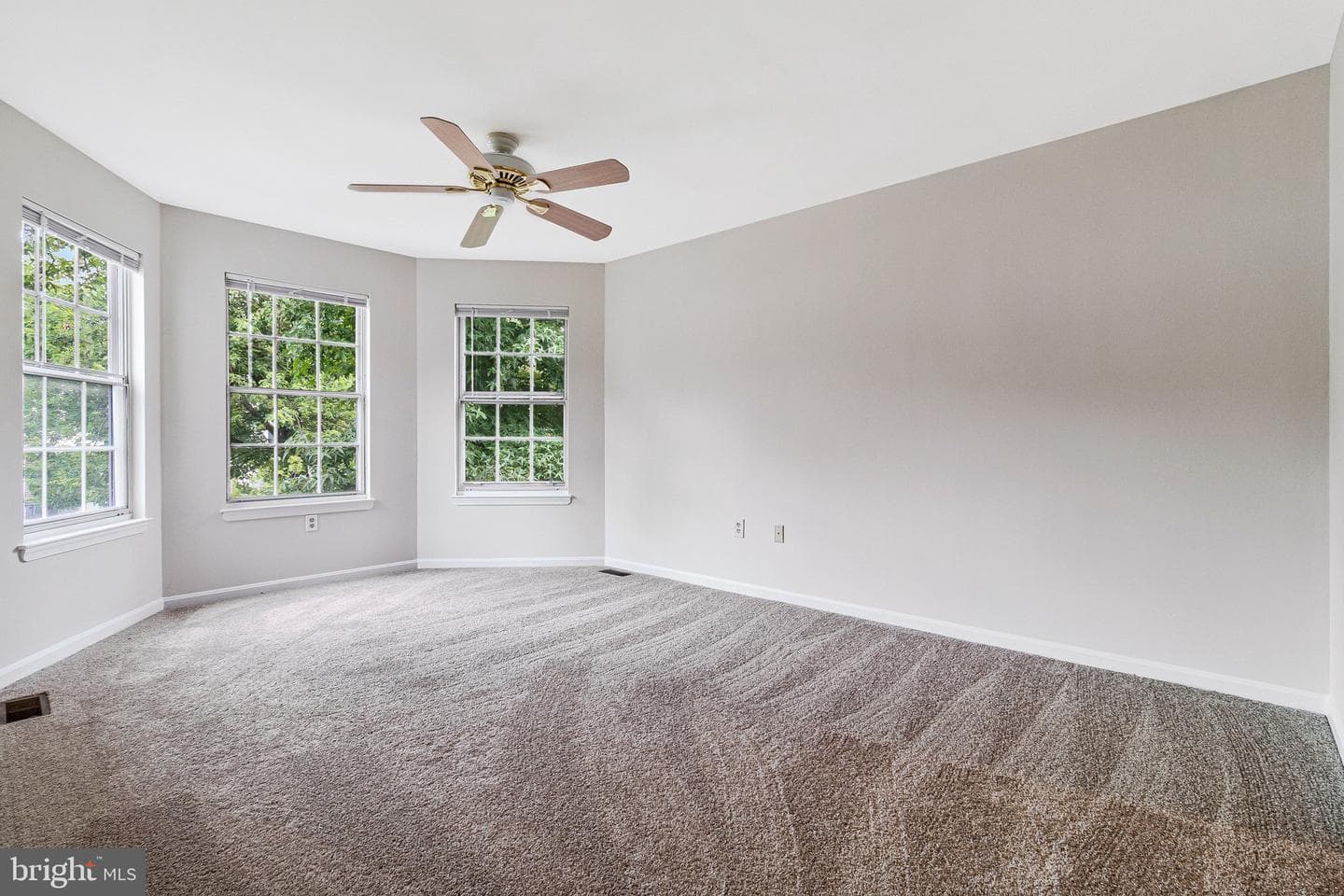 8401 Potomac Avenue photo 19