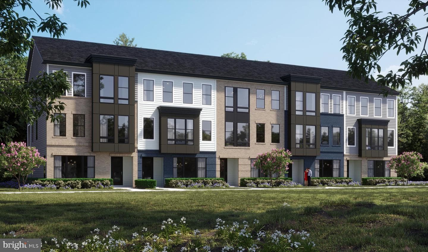 121 Summit Point Boulevard #15-J, Bowie