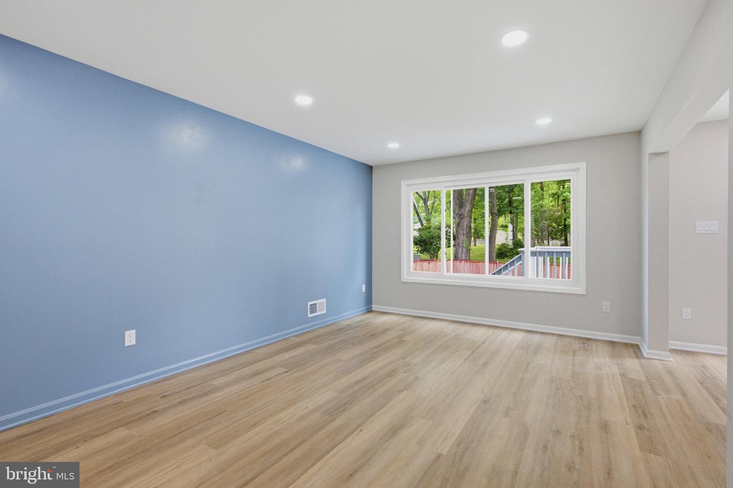 408 E Tantallon Drive photo 6