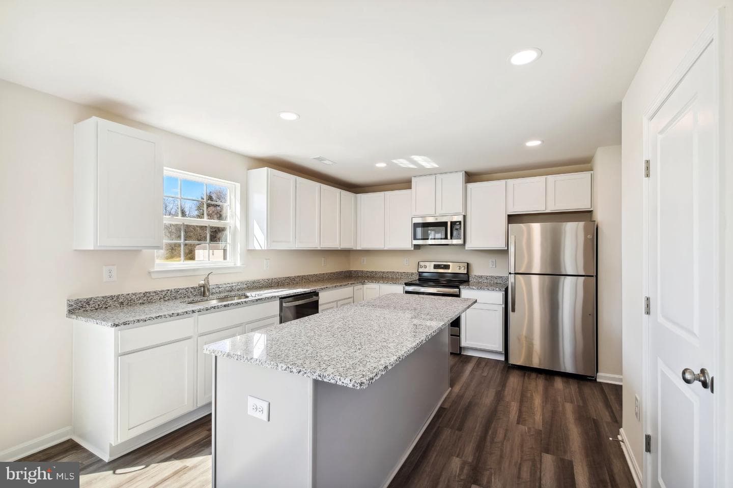 600 Kings Lane photo 8