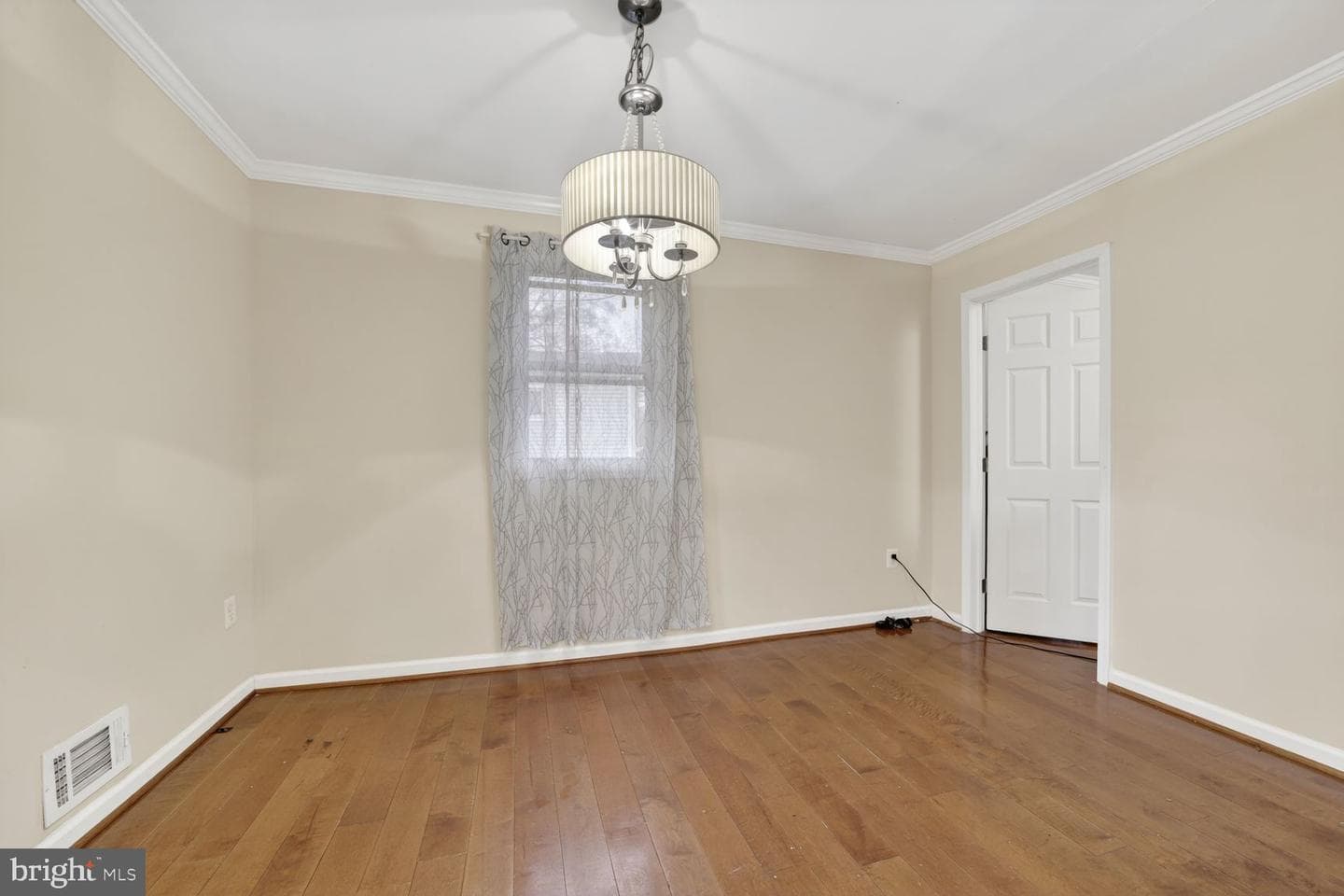 3809 Walnut Lane photo 7