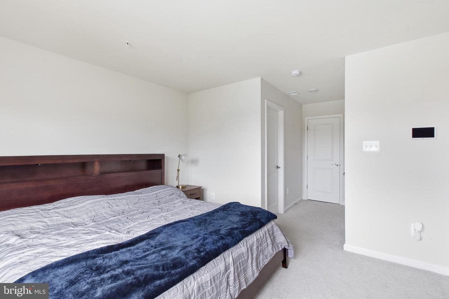 3469 Carnaby Street photo 32