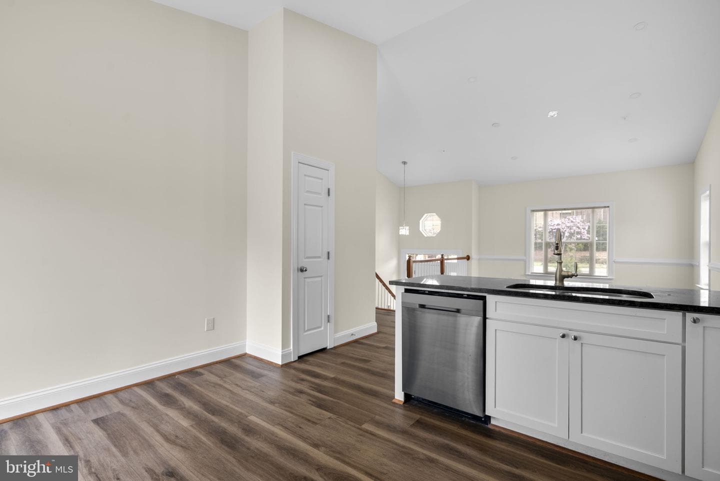 5405 Auth Road photo 16