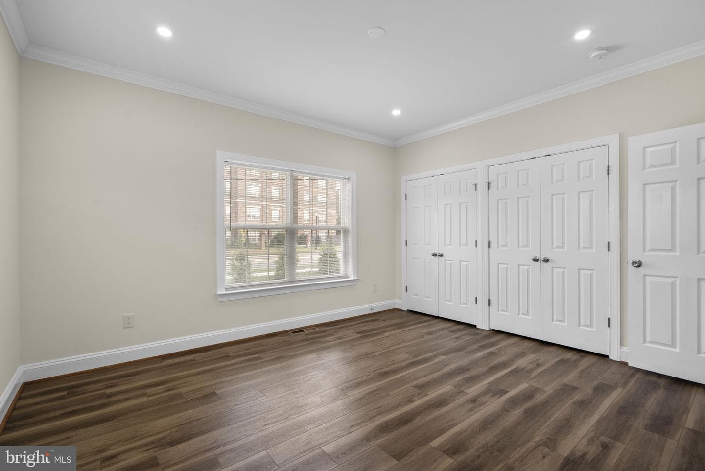 5405 Auth Road photo 20