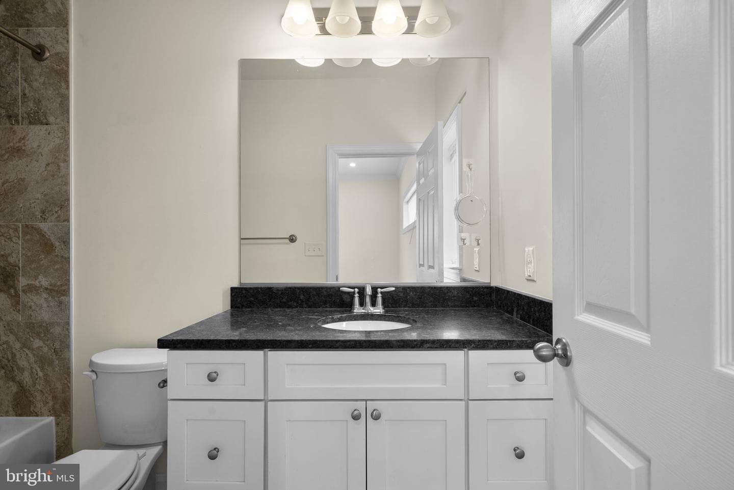 5405 Auth Road photo 22