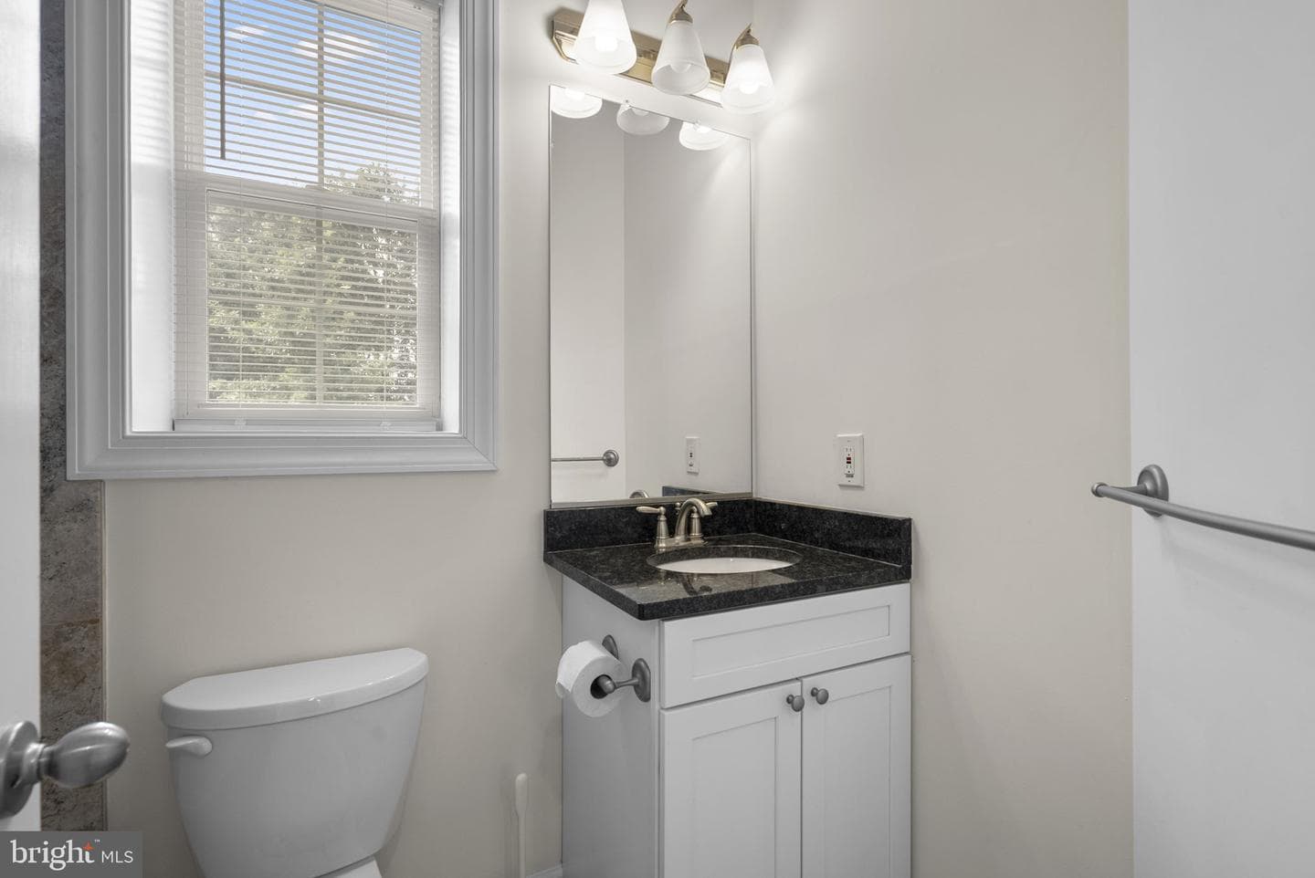 5405 Auth Road photo 30