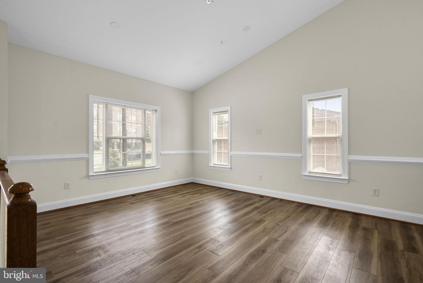 5405 Auth Road photo 6